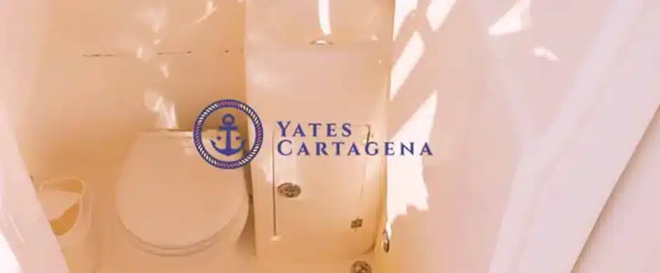 Lancha D34 con baño
